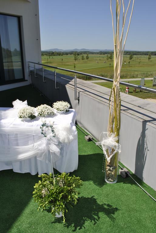 Hotel Golf Jezera Ostrozska Nova Ves Exterior photo